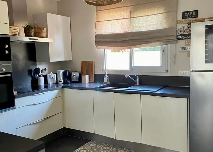 Belle Maison T4 Au Calme - Jardin & Parking *